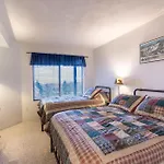 Seven Springs Meadowridge 2 Bedroom Standard Condo With Deck And Mountain Views! Condo