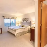 Seven Springs Meadowridge 2 Bedroom Standard Condo With Deck And Mountain Views! Condo