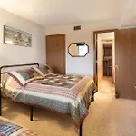 Seven Springs Meadowridge 2 Bedroom Standard Condo With Deck And Mountain Views! Condo