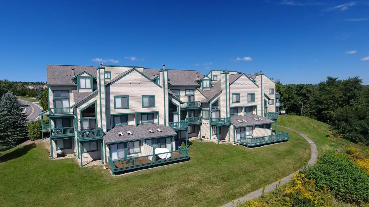 Seven Springs Meadowridge 2 Bedroom Standard With Deck And Mountain Views! * Champion
