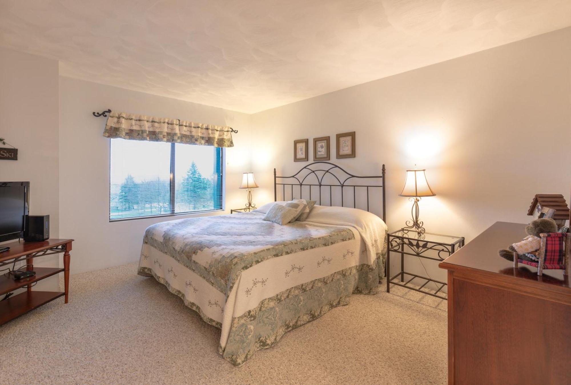 Apartment Seven Springs Meadowridge 2 Bedroom Standard With Deck And Mountain Views!